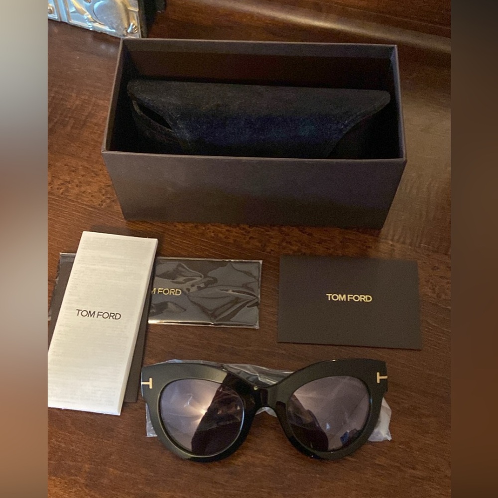 Tom Ford Sunglasses - Picture 2 of 6